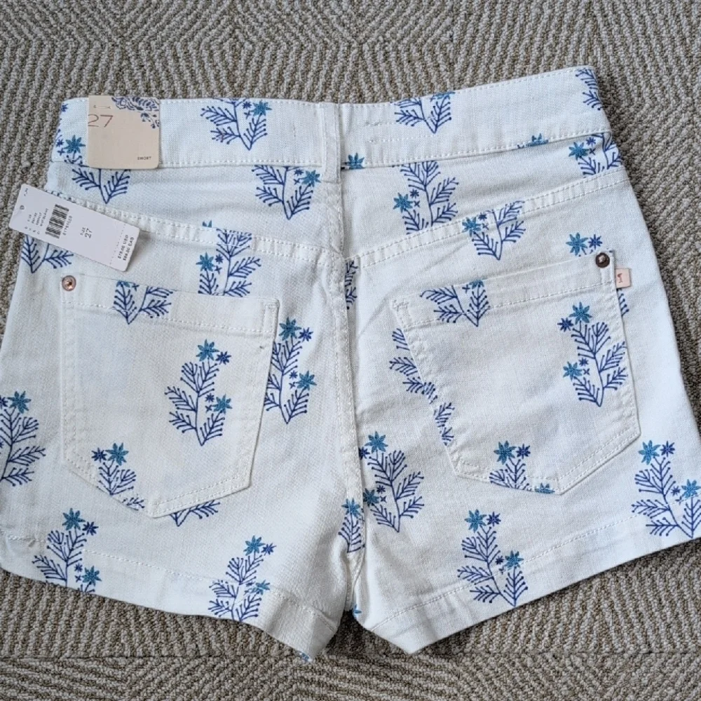 New Pilcro Anthroplogie White Blue Floral Denim High-Waist Button Fly Shorts 27 - Picture 3 of 6